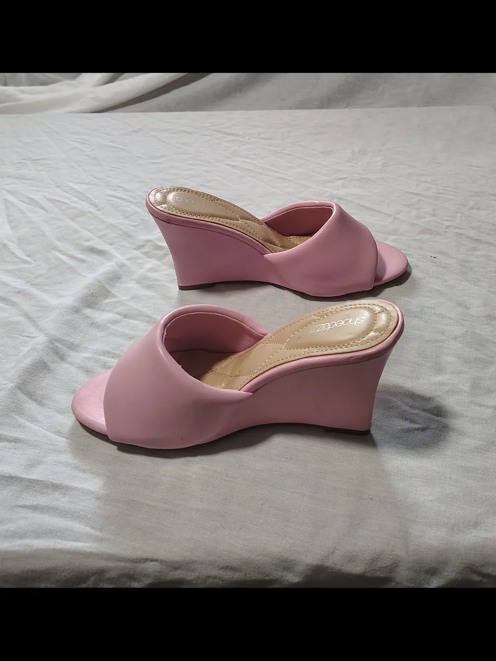 Ladies Size 8.5 Bubble Gum Pink Barbie Style 3